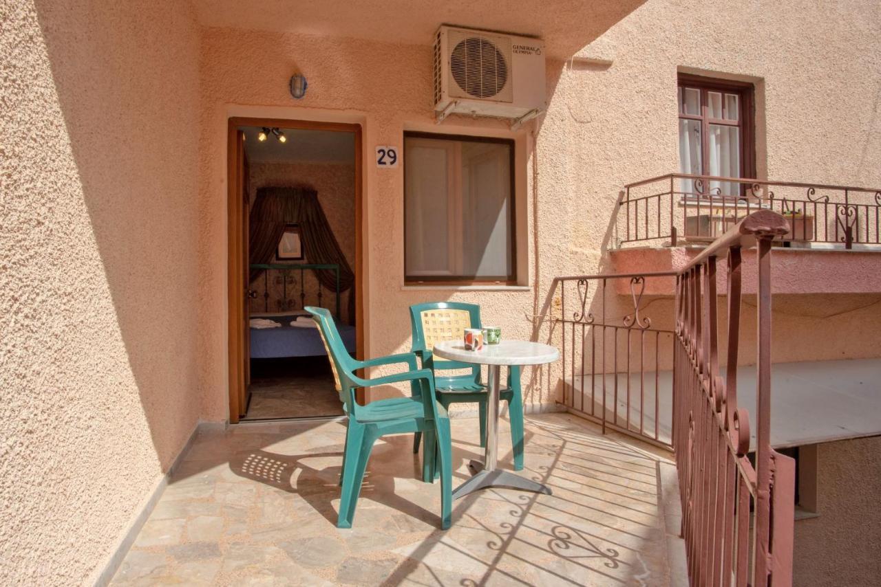 Kleoni Club Apartments Tolón Eksteriør billede