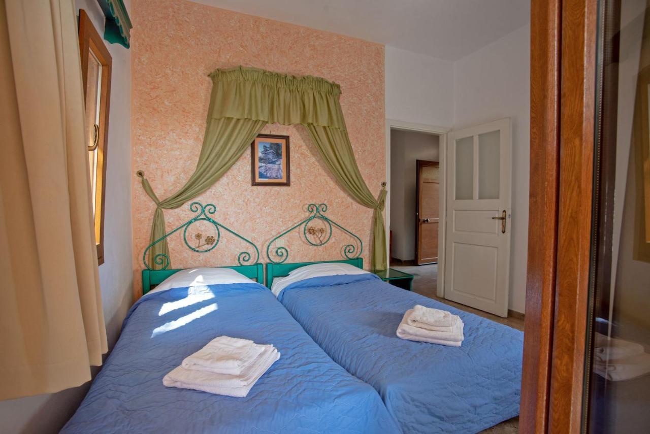 Kleoni Club Apartments Tolón Eksteriør billede