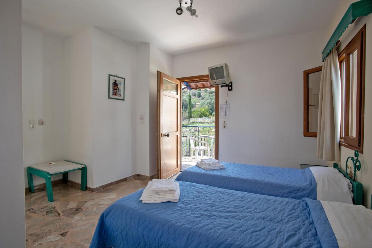 Kleoni Club Apartments Tolón Eksteriør billede