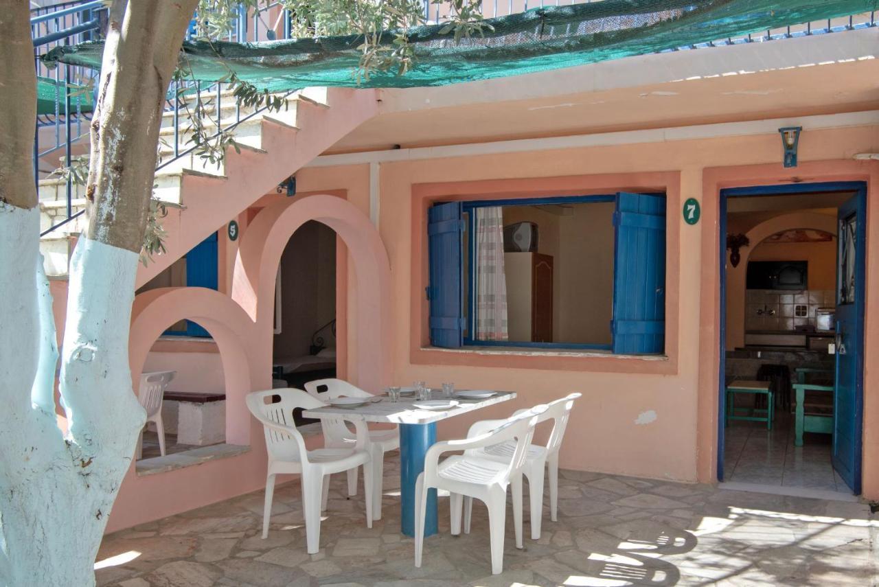 Kleoni Club Apartments Tolón Eksteriør billede