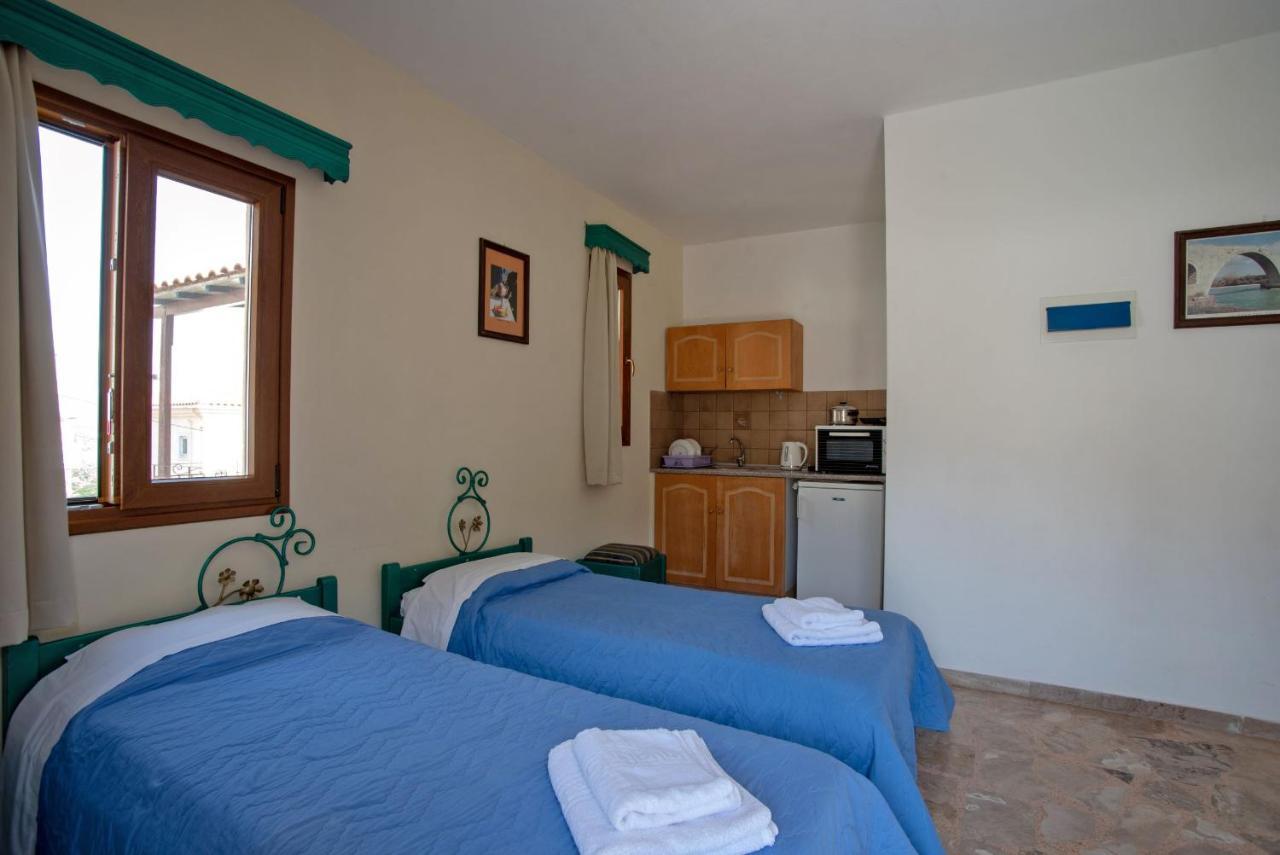 Kleoni Club Apartments Tolón Eksteriør billede