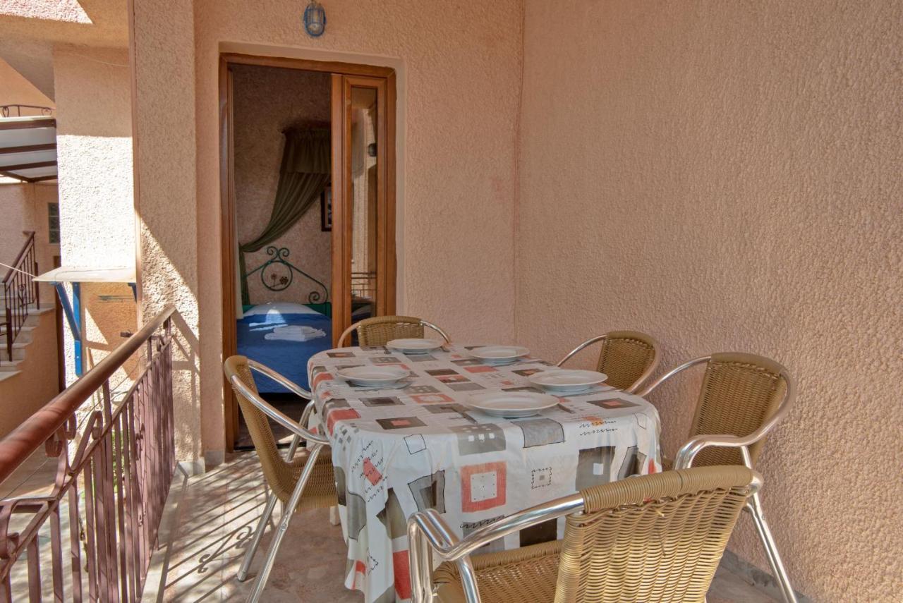 Kleoni Club Apartments Tolón Eksteriør billede